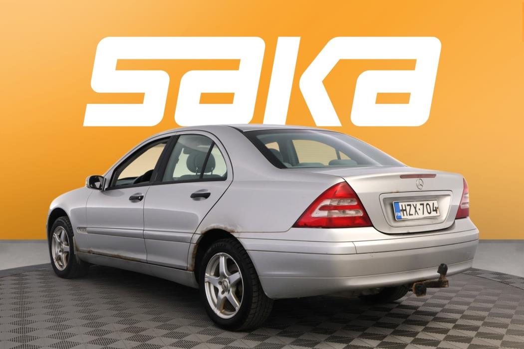 MERCEDES-BENZ C 2004