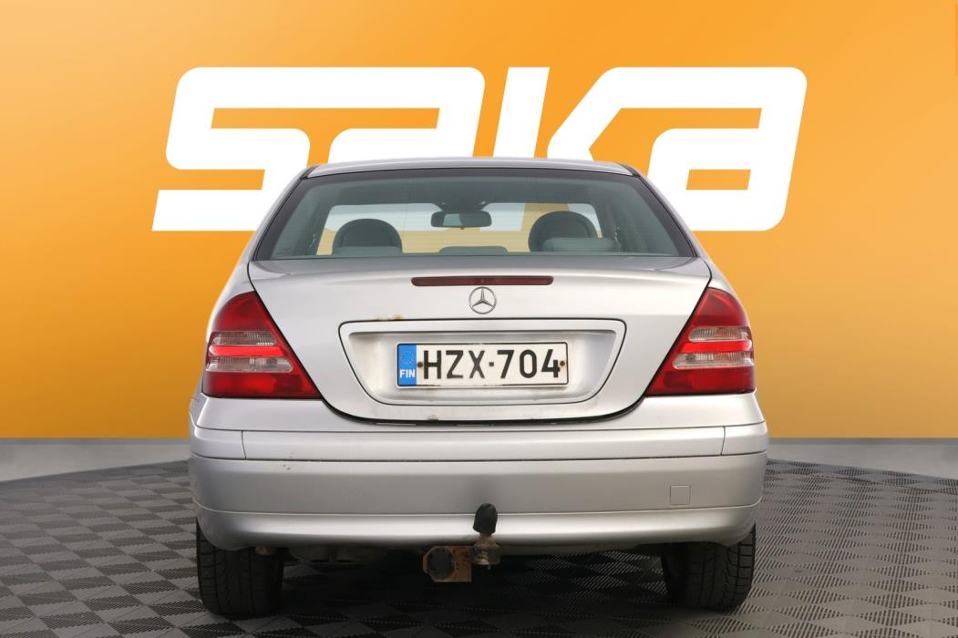 MERCEDES-BENZ C 2004