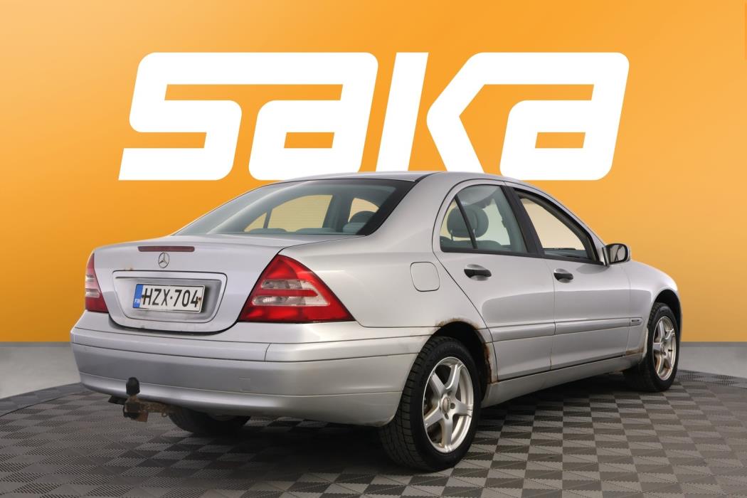 MERCEDES-BENZ C 2004