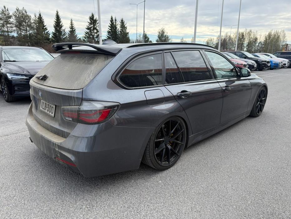 BMW 330 2013