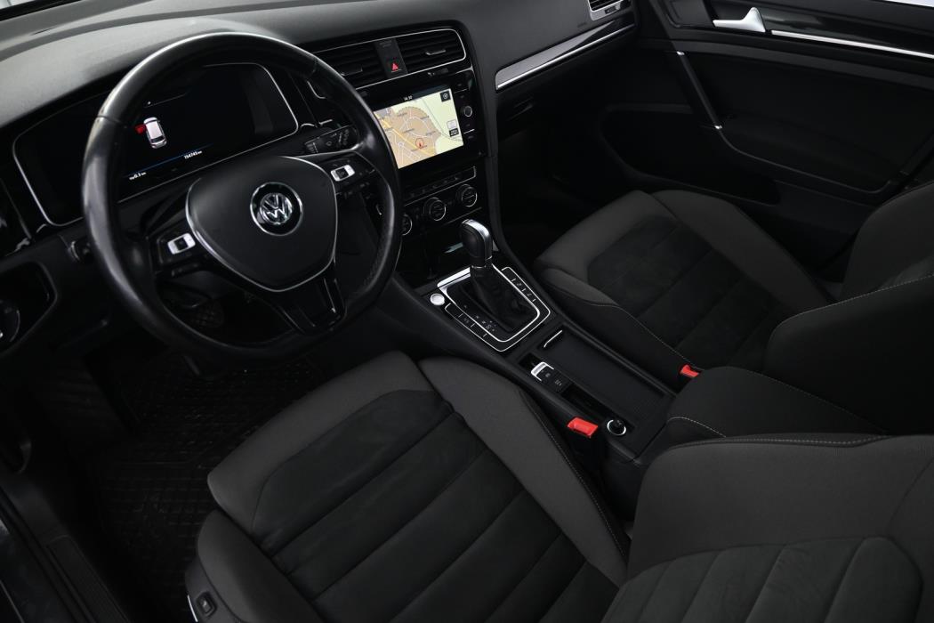 VOLKSWAGEN Golf 2017