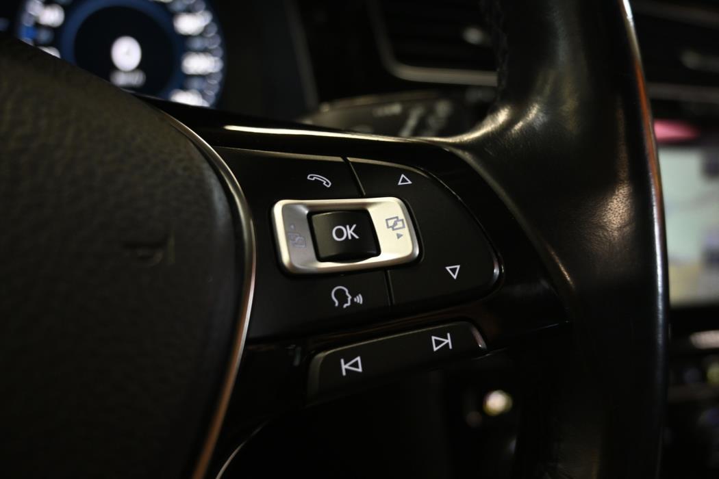 VOLKSWAGEN Golf 2017