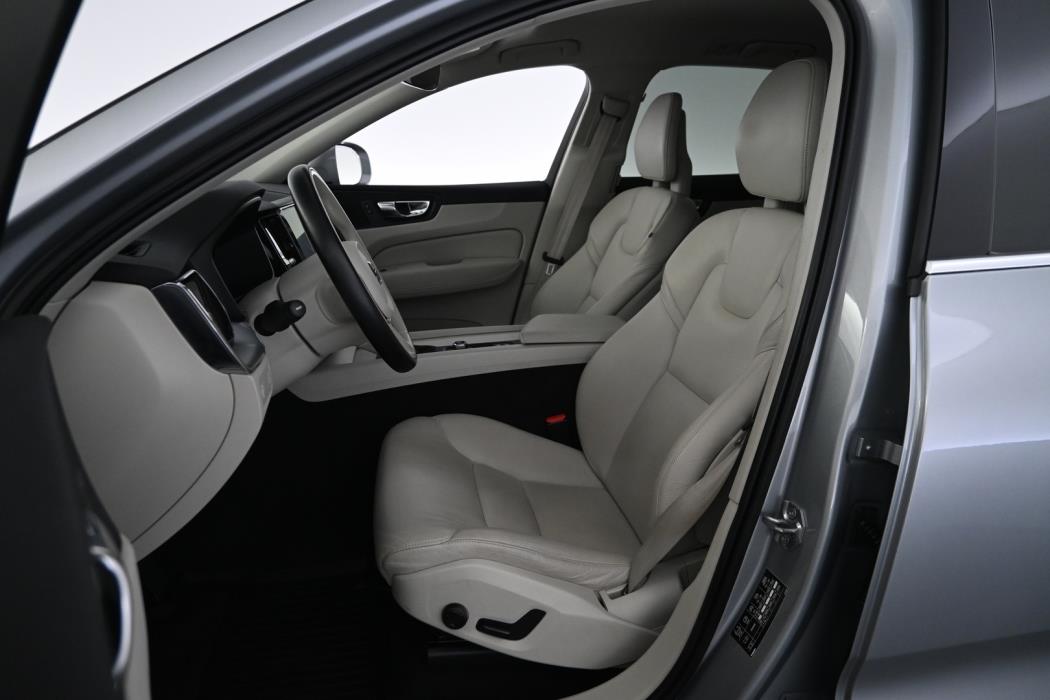 VOLVO XC60 2018