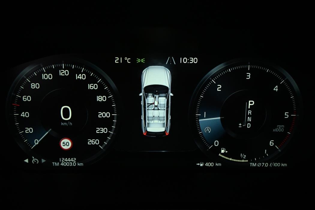 VOLVO XC60 2018