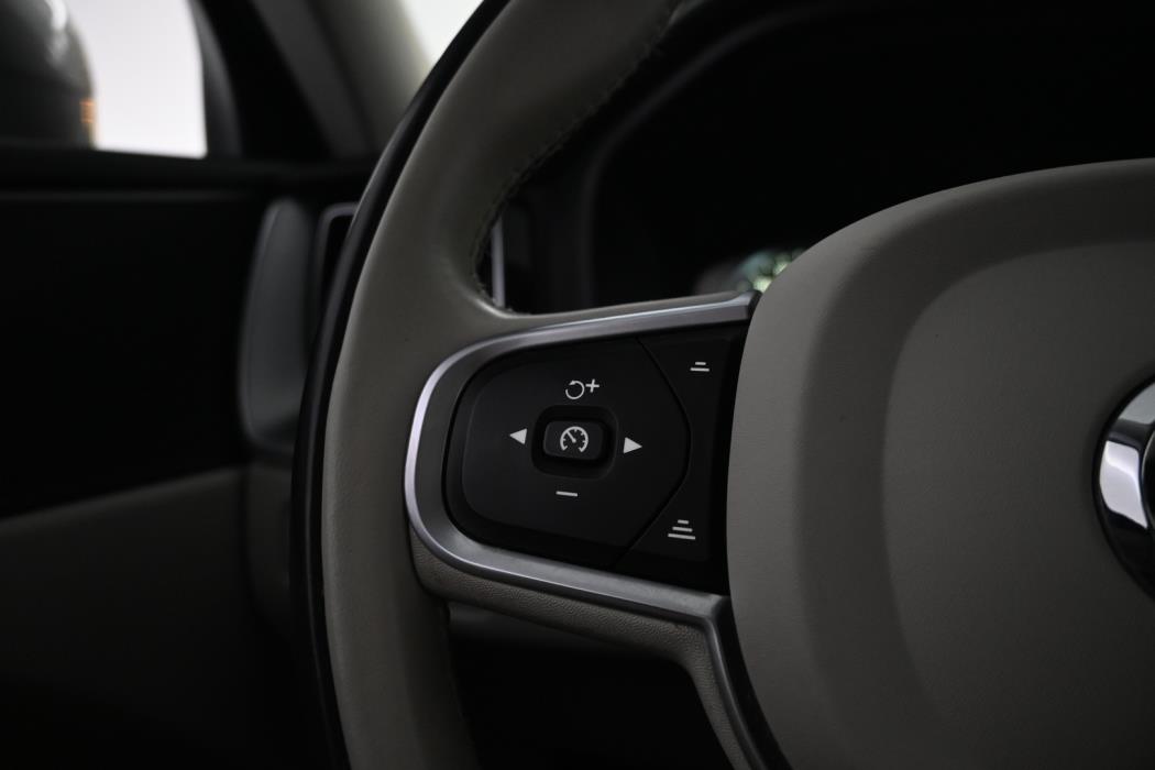 VOLVO XC60 2018