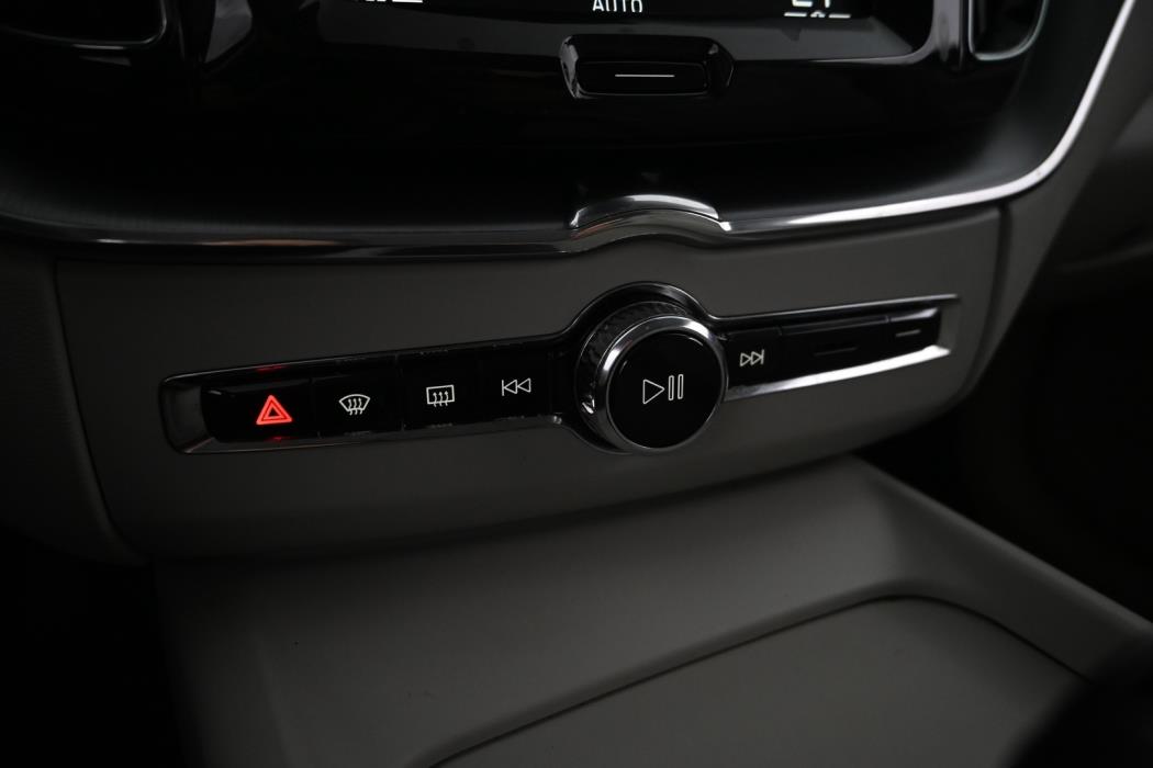 VOLVO XC60 2018