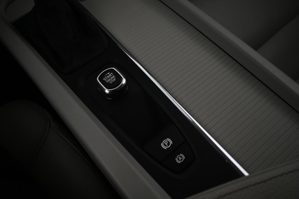 VOLVO XC60 2018