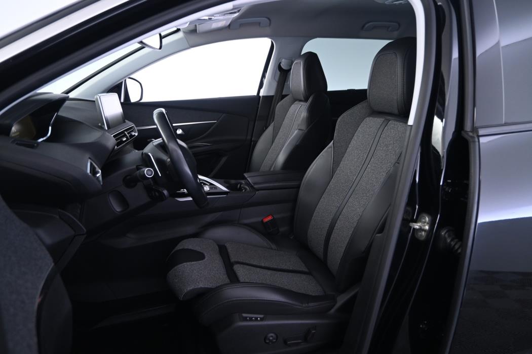 PEUGEOT 5008 2018