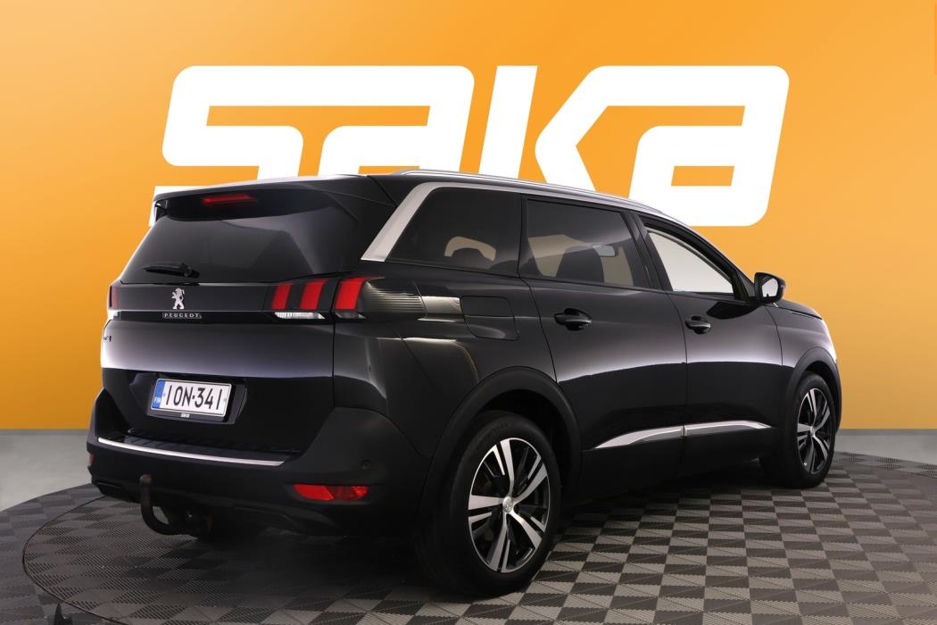 PEUGEOT 5008 2018