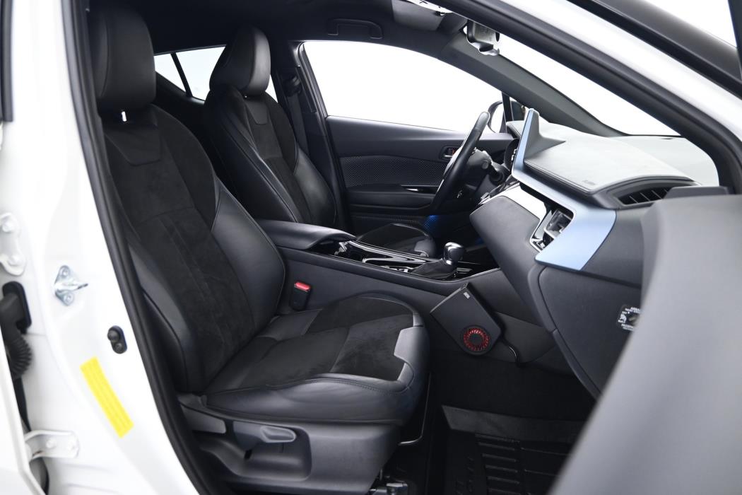 TOYOTA C-HR 2021