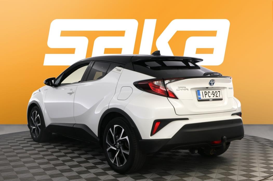 TOYOTA C-HR 2021