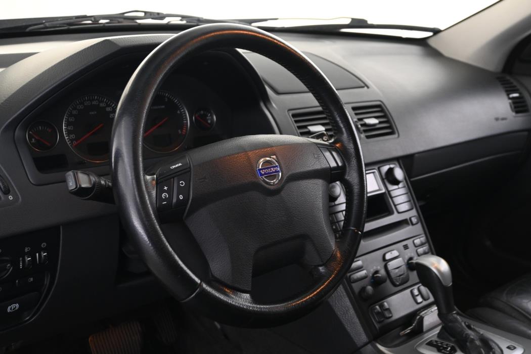 VOLVO XC90 2004
