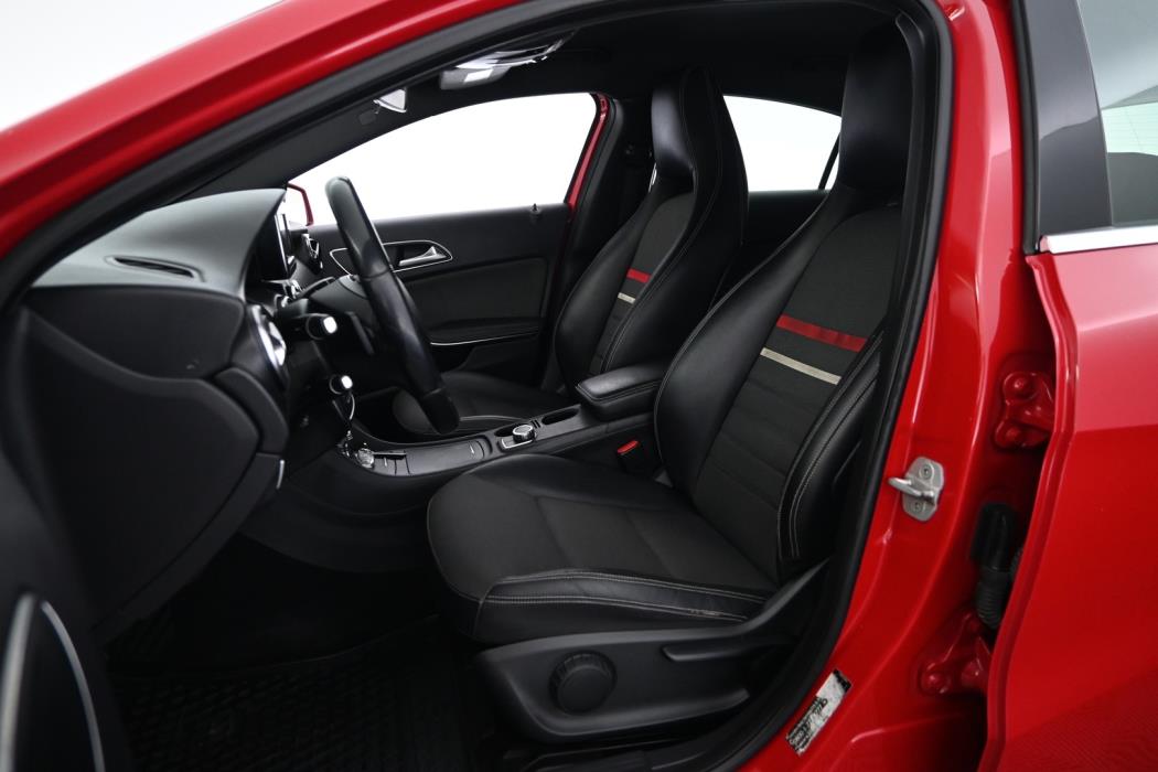 MERCEDES-BENZ A 2014