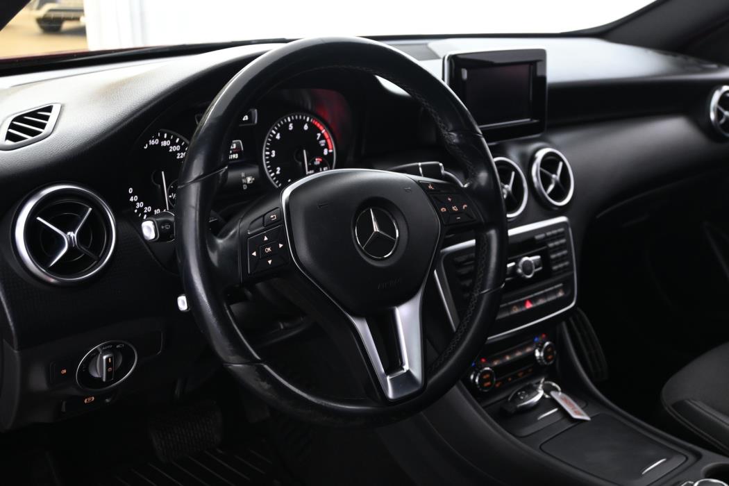 MERCEDES-BENZ A 2014
