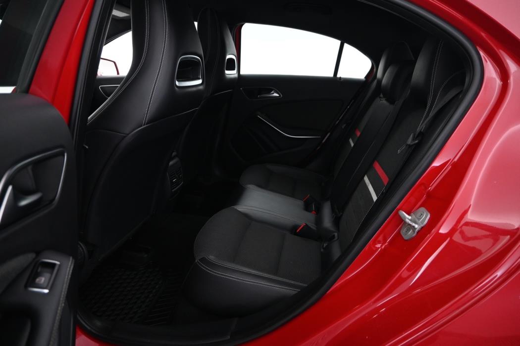 MERCEDES-BENZ A 2014