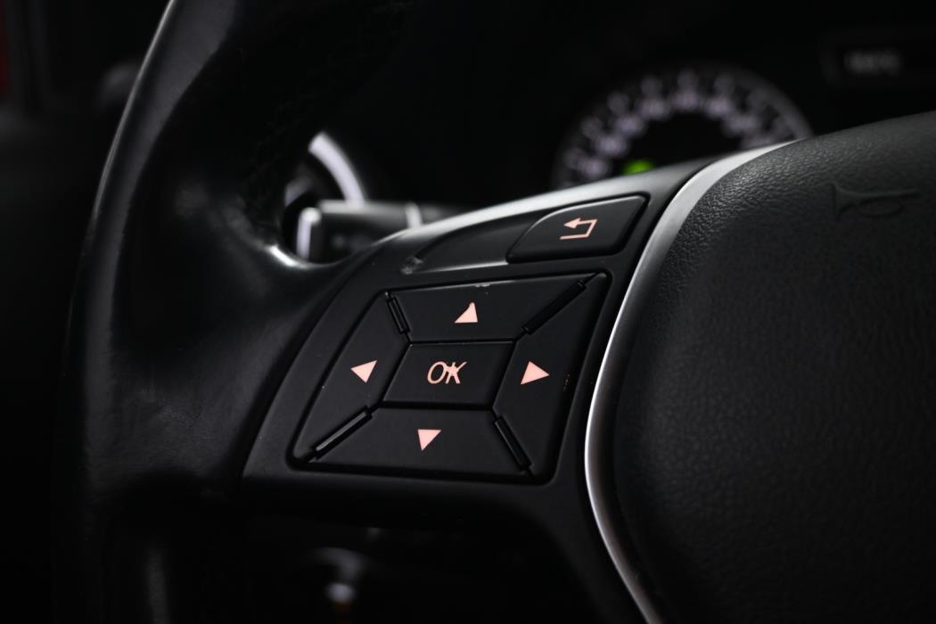 MERCEDES-BENZ A 2014