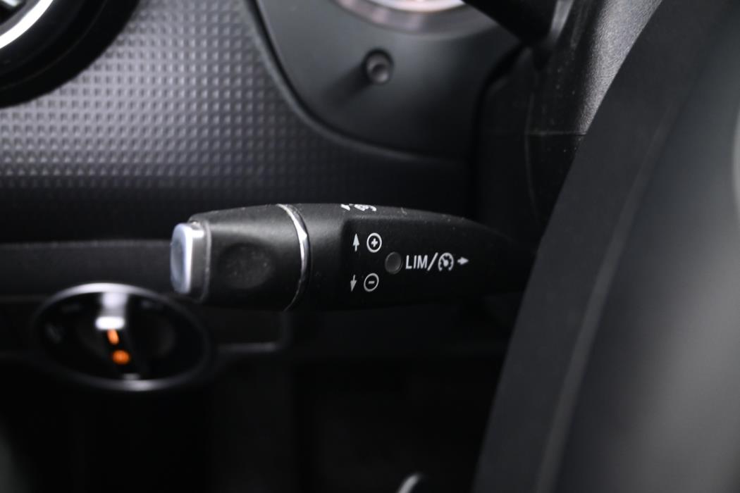 MERCEDES-BENZ A 2014