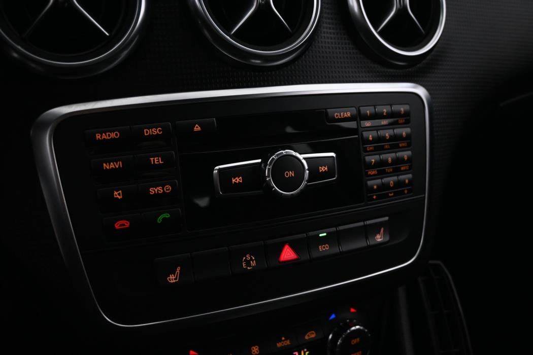 MERCEDES-BENZ A 2014