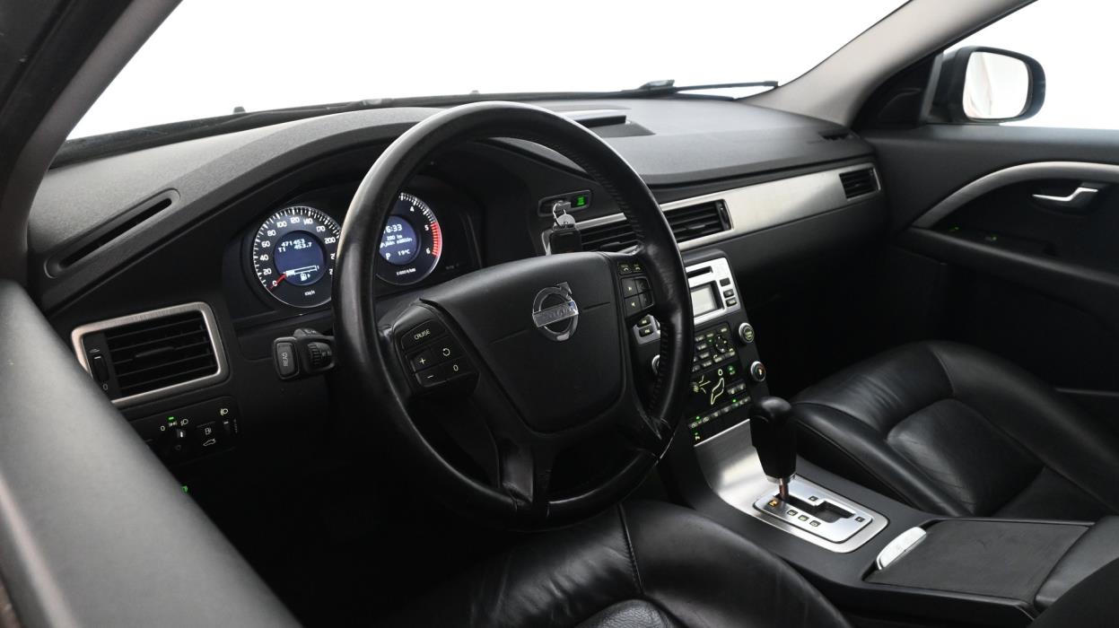 VOLVO V70 2009