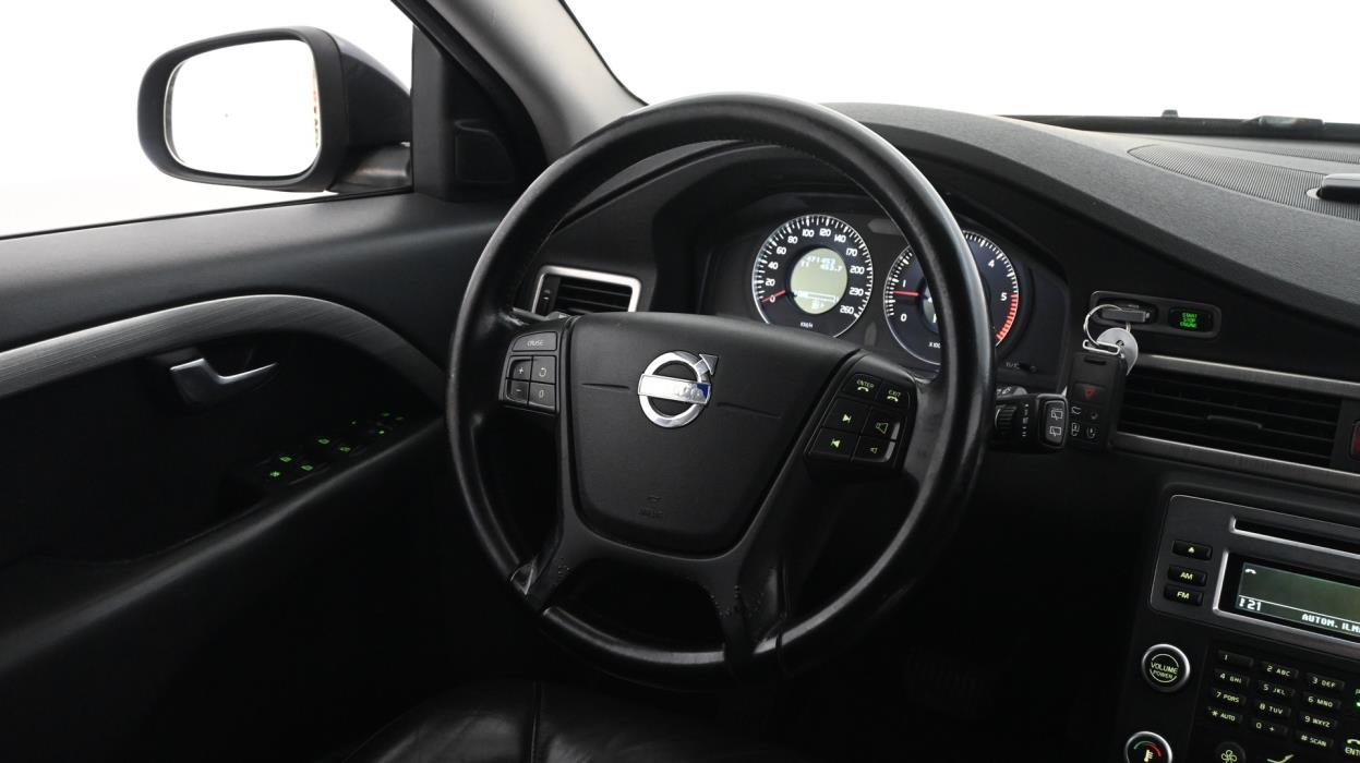 VOLVO V70 2009