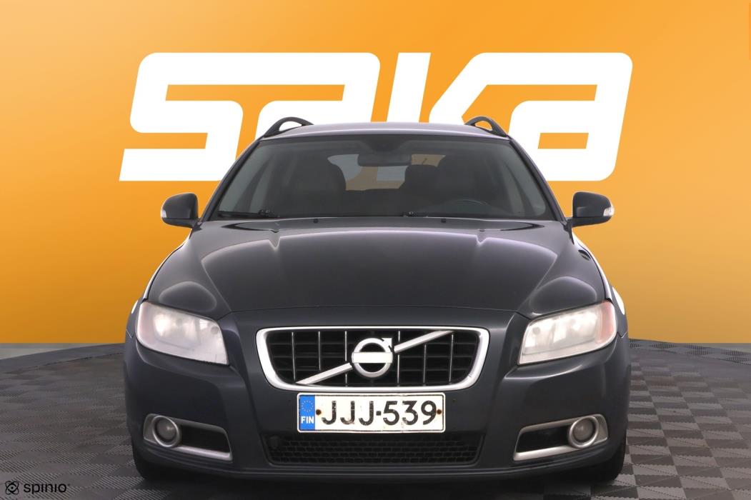 VOLVO V70 2009