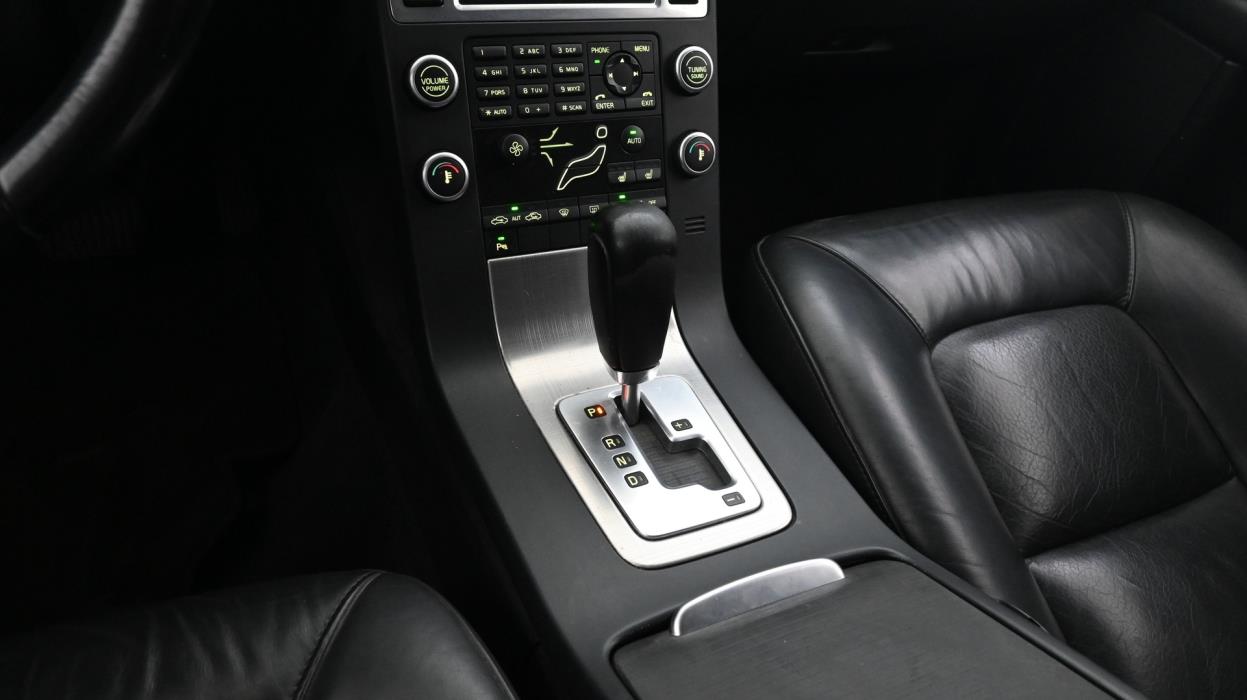 VOLVO V70 2009
