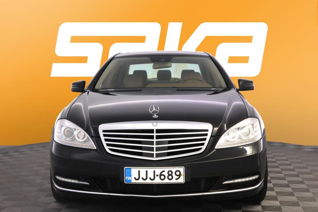 MERCEDES-BENZ S 2010