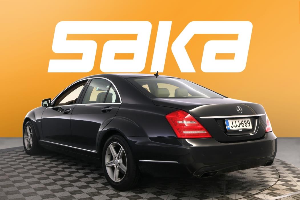 MERCEDES-BENZ S 2010
