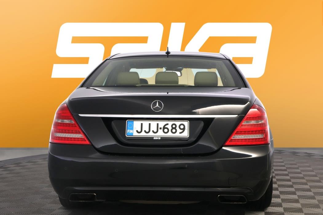 MERCEDES-BENZ S 2010