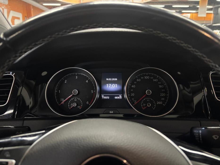 VOLKSWAGEN Golf 2015