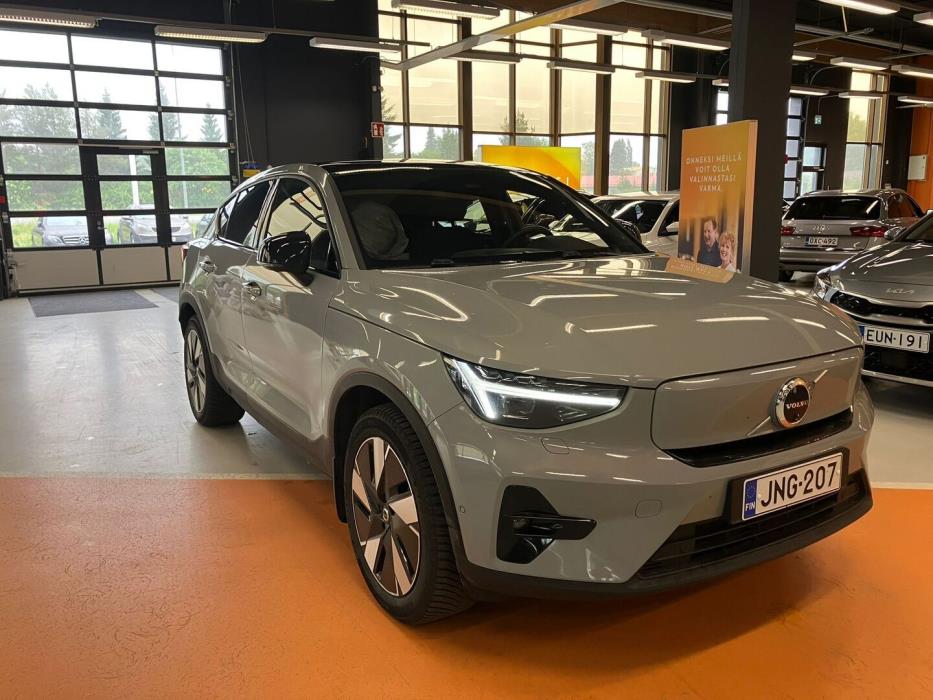 VOLVO C40 2024
