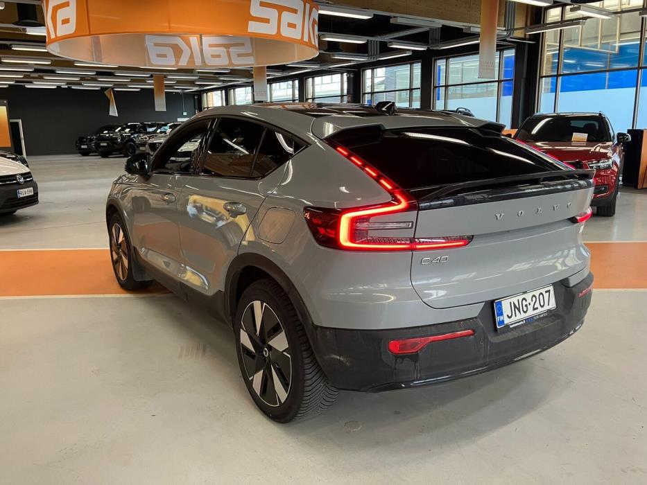 VOLVO C40 2024