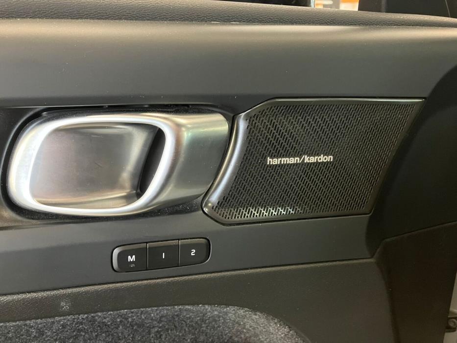 VOLVO C40 2024