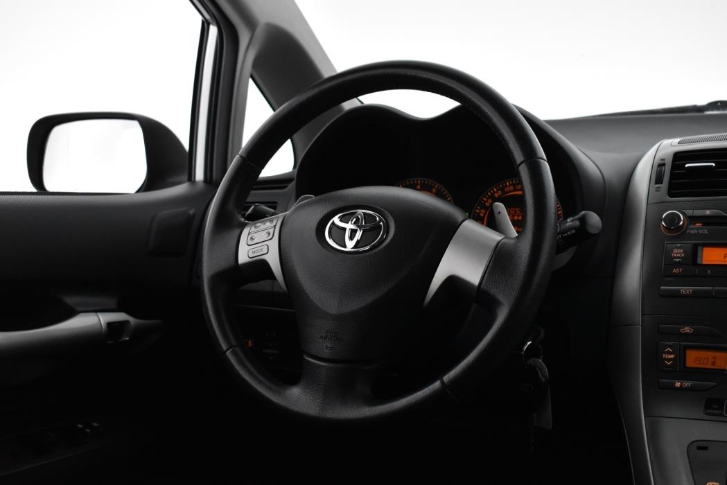 TOYOTA Auris 2007
