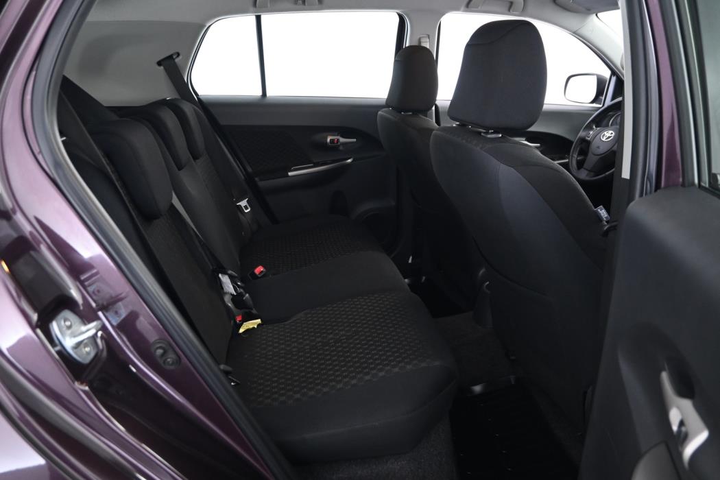 TOYOTA Urban Cruiser 2011