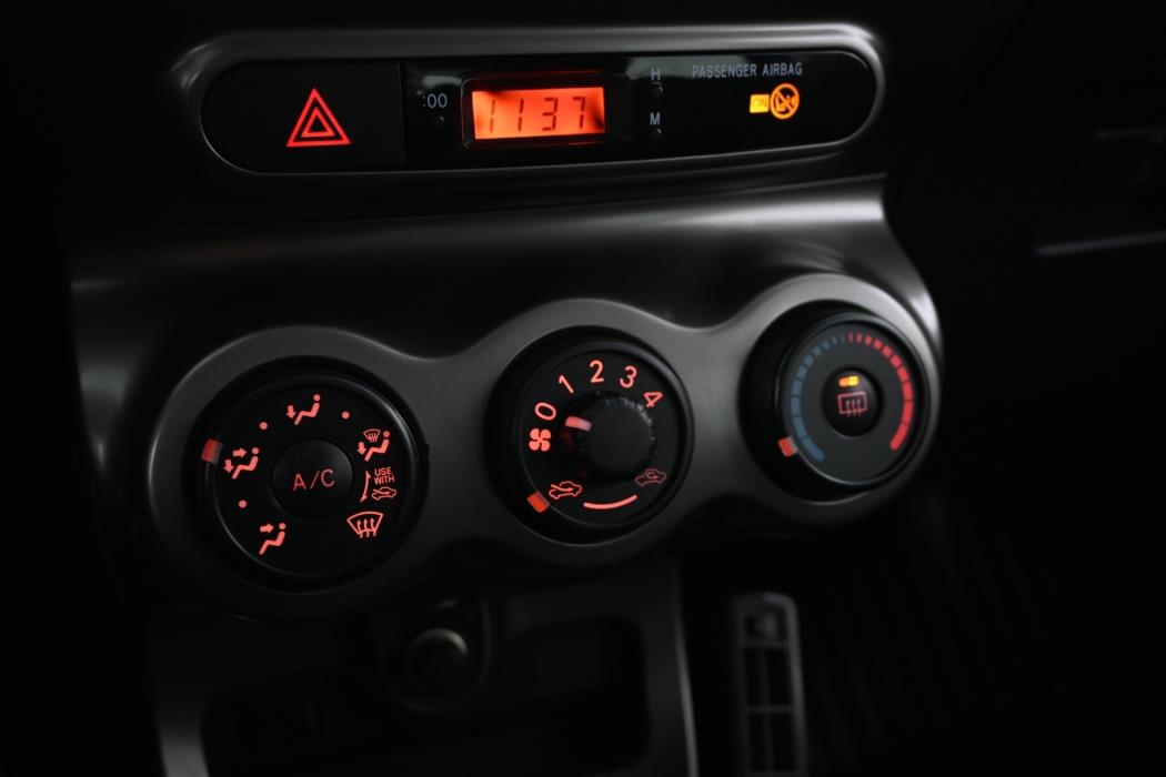 TOYOTA Urban Cruiser 2011