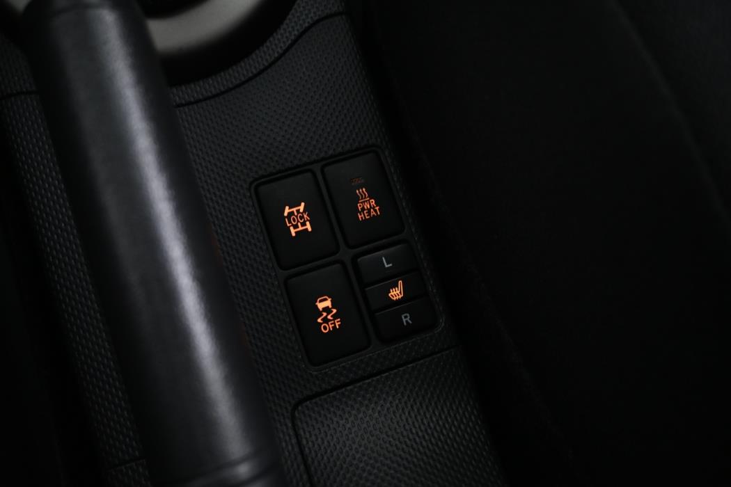 TOYOTA Urban Cruiser 2011