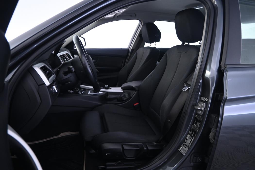 BMW 320 2013