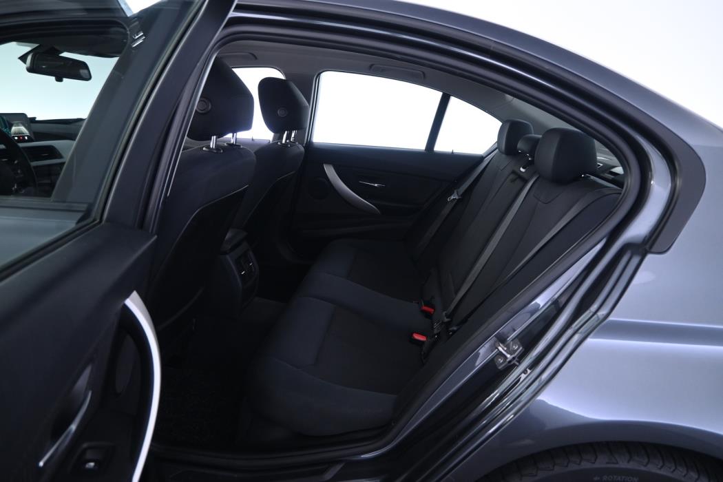 BMW 320 2013