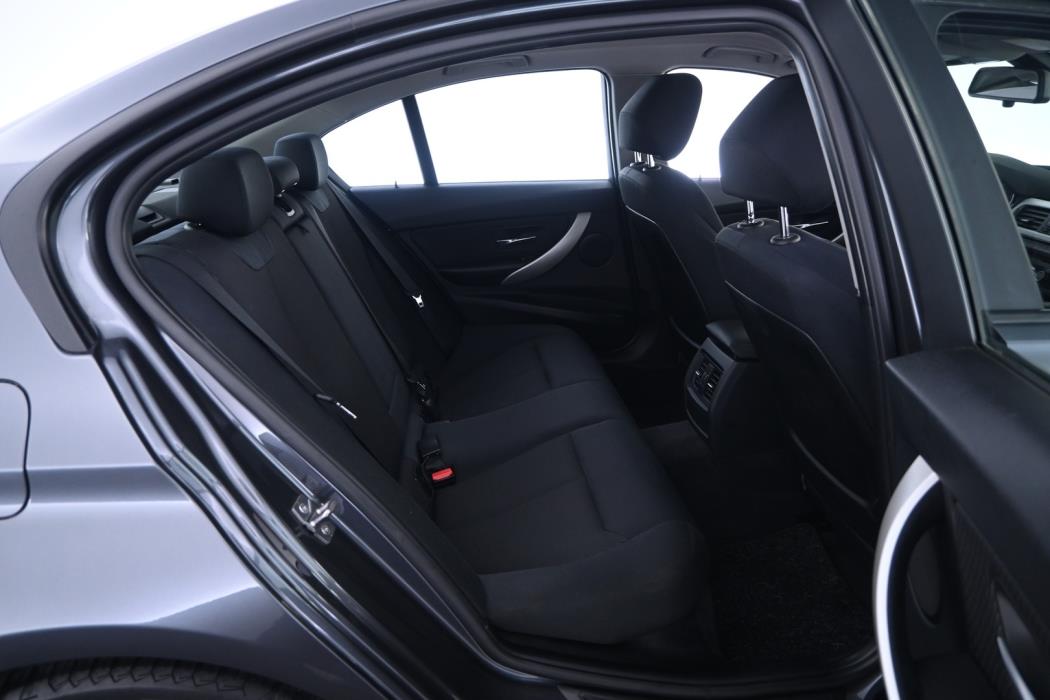 BMW 320 2013