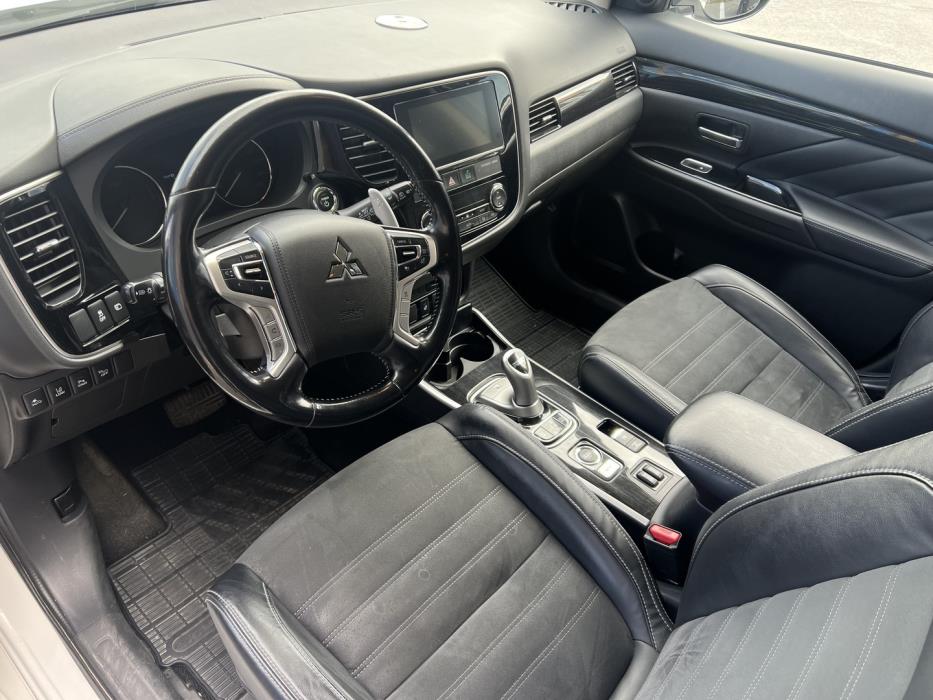 MITSUBISHI Outlander 2018