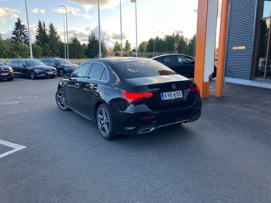 MERCEDES-BENZ A 2023