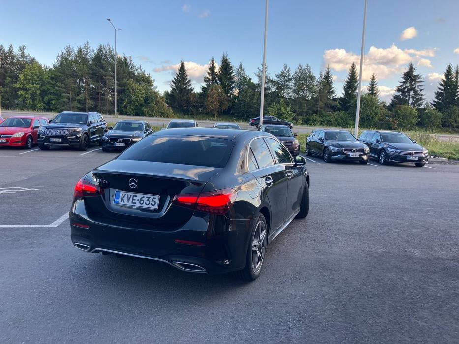 MERCEDES-BENZ A 2023