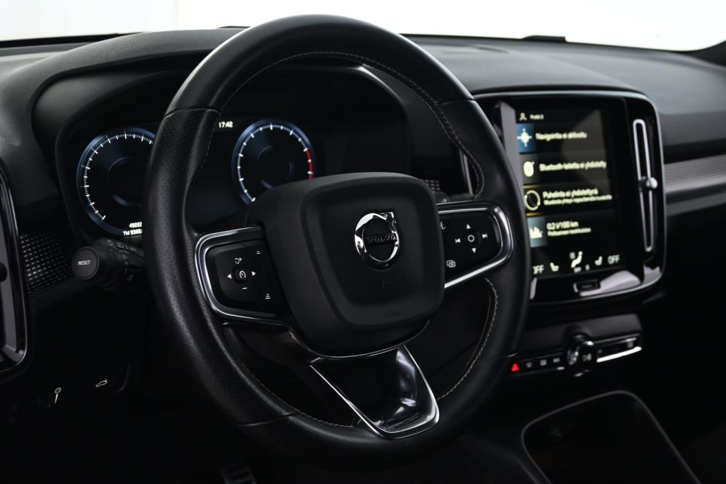 VOLVO XC40 2021