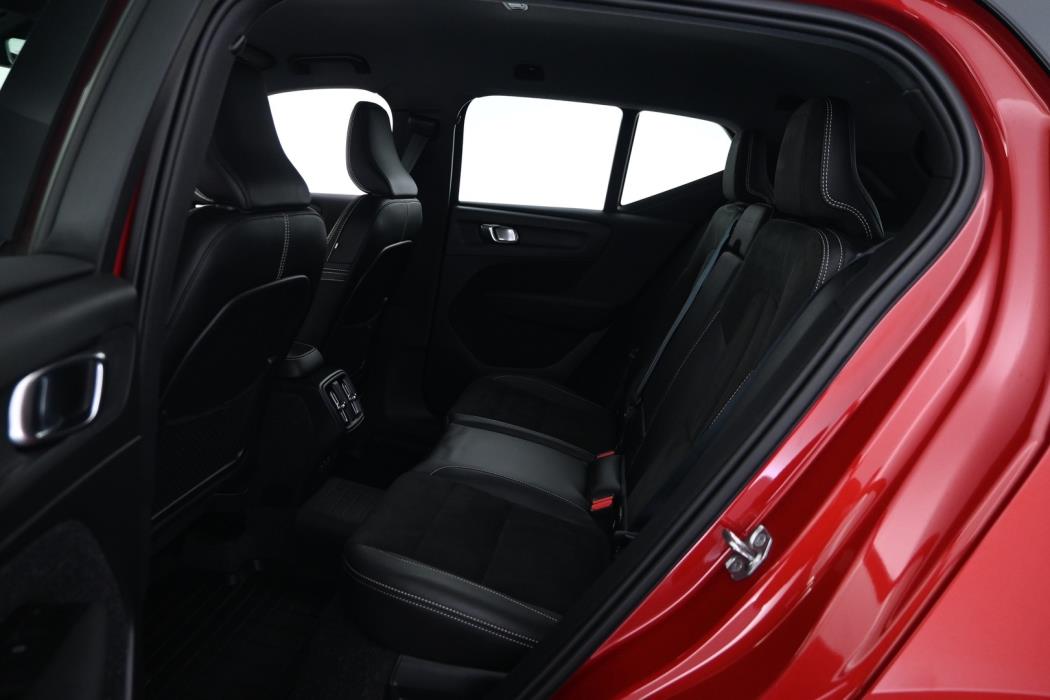 VOLVO XC40 2021