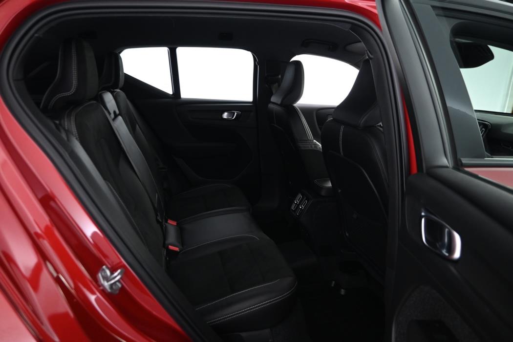 VOLVO XC40 2021