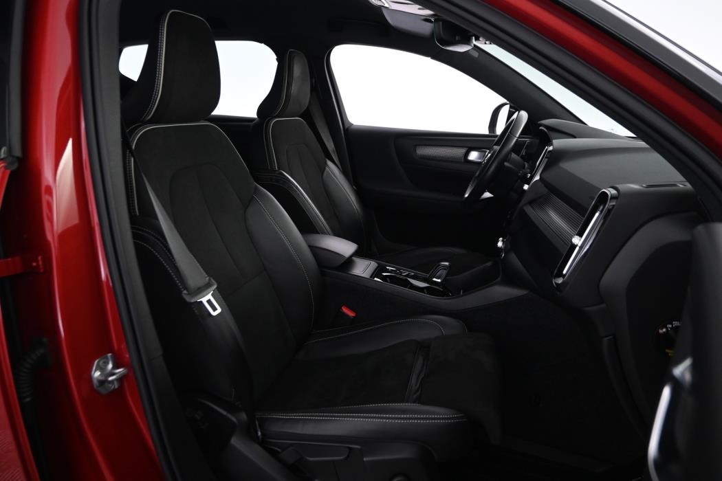 VOLVO XC40 2021