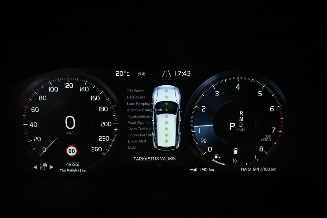 VOLVO XC40 2021