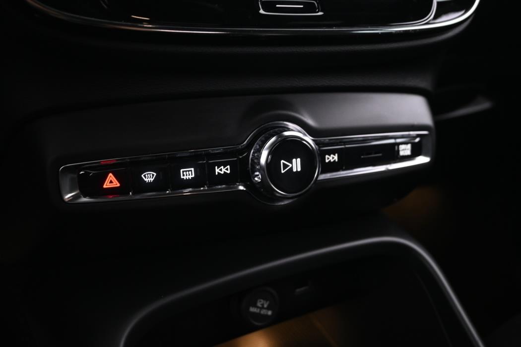 VOLVO XC40 2021