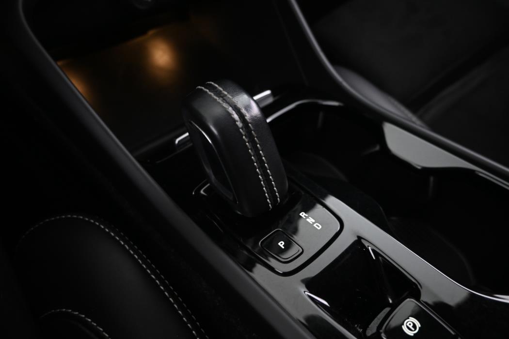 VOLVO XC40 2021